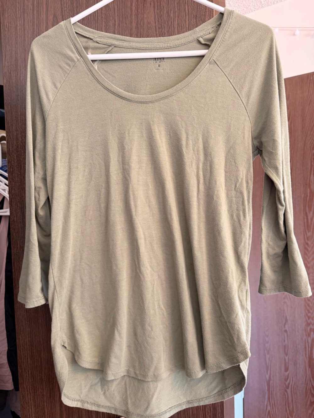 Women’s Olive Green Scoop Neck Long Sleeve Top